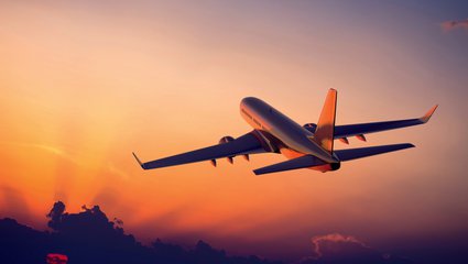 今年起10家航企允許在飛機(jī)上使用手機(jī) 但開機(jī)并非都有WiFi用