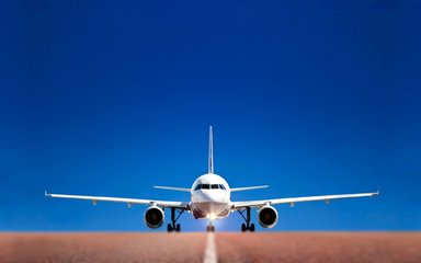 今年起10家航企允許在飛機上使用手機 但開機并非都有WiFi用