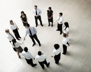 如何在職場中建立好的人際關(guān)系